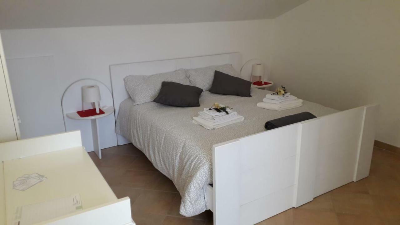 Hotel The Holiday House à Santeramo in Colle Extérieur photo