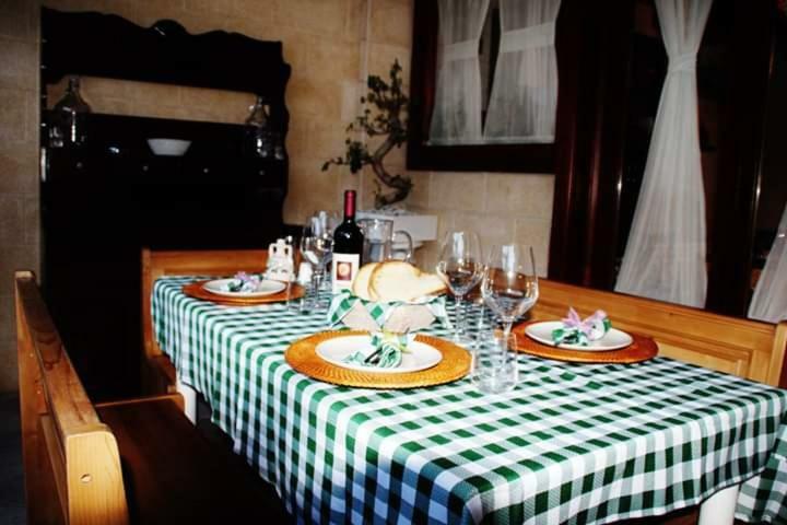 Hotel The Holiday House à Santeramo in Colle Extérieur photo